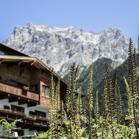 Hotel Tirolerhof - Familotel Zugspitze Ehrwald Exterior photo