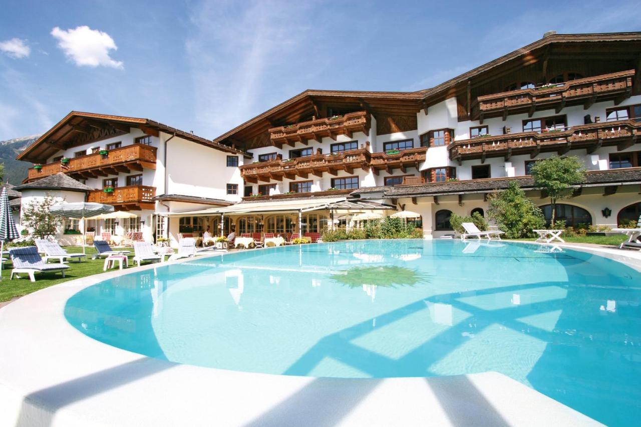 Hotel Tirolerhof - Familotel Zugspitze Ehrwald Exterior photo