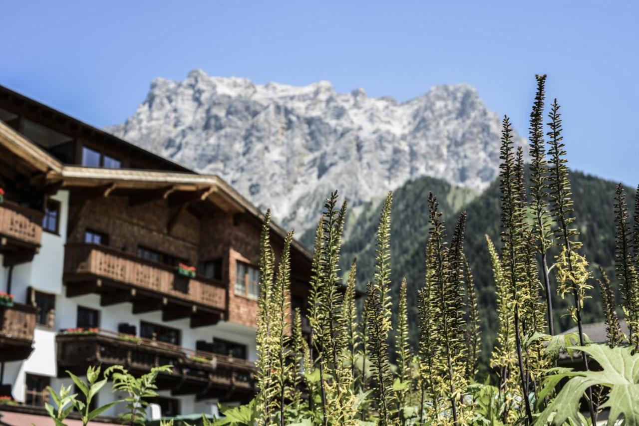 Hotel Tirolerhof - Familotel Zugspitze Ehrwald Exterior photo